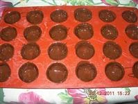cioccolatini cioccolato fondente mandorle immagine 1