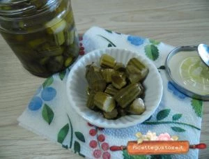 zucchine baby aromatiche sott'olio ricetta
