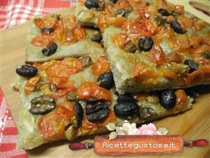 pizza grano arso ciliegino olive e capperi