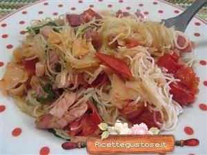 spaghetti di riso rucola e salmone ricetta