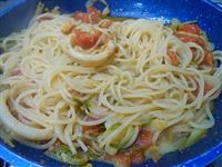 spaghetti zucchine e calamari immagine 4
