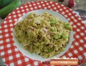 insalata di quinoa con salame di cervo cetriolini snack e ravanelli 