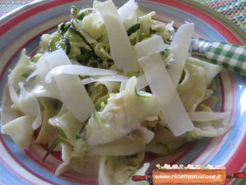 zuppa fredda zucchine gorgonzola