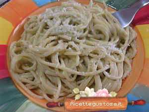 Spaghetti alla crema di asparagi