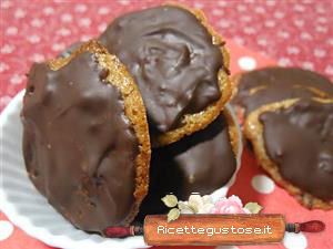 Biscotti albumi e noci