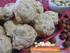 biscotti albumi frutta secca