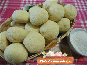 biscotti cocco e pinoli ricetta