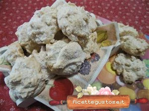 biscotti mandorle e pinoli ricetta