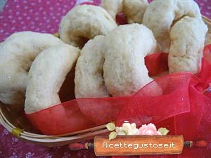 ricetta ciambelline al vino bianco