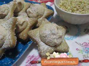 biscotti stelle alle mandorle e cannella