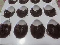 ovetti di cioccolato crema bianca immagine 1