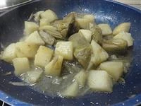 carciofi e patate in casseruola 3 immagine