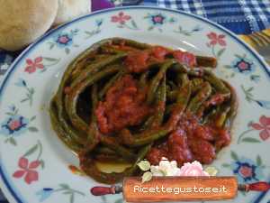 fagiolini al metro con pomodoro