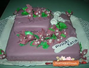 Torta decorata con bouganville in gum paste