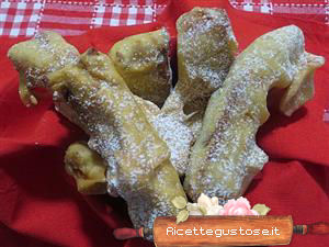 bastoncini di pandoro fritti