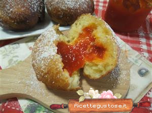 Bomboloni o bombolotti alla marmellata