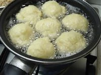 castagnole soffici alle patate immagine 5