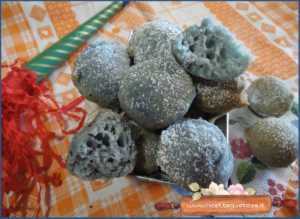 ricetta castagnole spirulina blu farina di mandorle