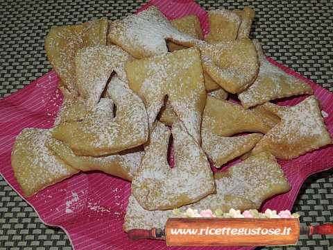 Chiacchiere allo spumante