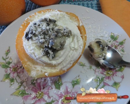 coppette di frutta alla granadilla