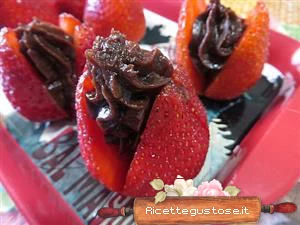 fragole ripiene crema nocciola