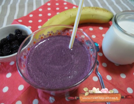 frullato banane more e alcheghengi 