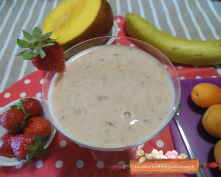frullato fragole albicocche mango banane