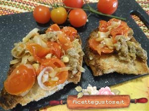 bruschetta lampascioni e salsiccia ricetta