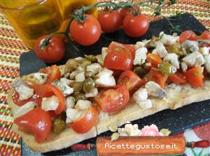 Freselle con tartare di ricciola