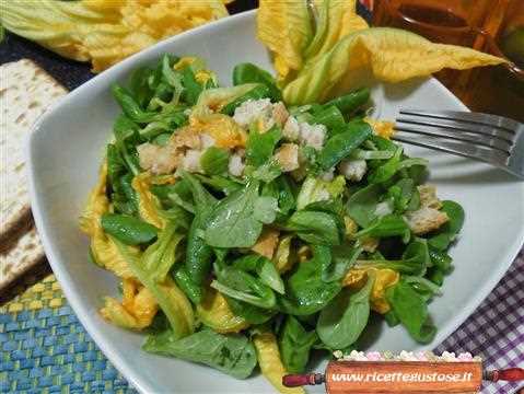 Fiori di zucca in insalata