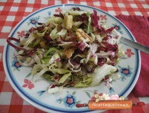 insalata formaggio e biscotti salati