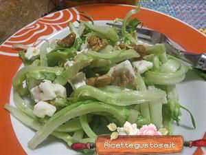 insalata puntarelle noci e gorgonzola ricetta