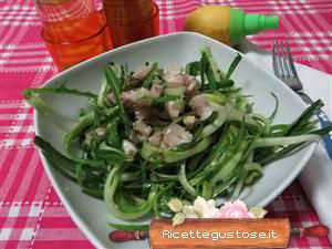 Insalata di puntarelle uova di lompo e tartare di storione