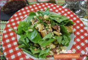 insalata con raviggiolo mortandela e foglie di carote sfiziosa