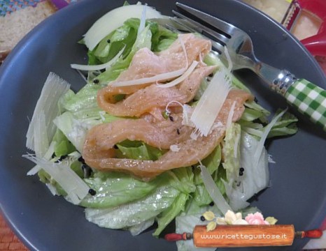 insalata salmone e uova di lompo