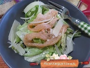 insalata salmone e uova di lompo sfiziosa