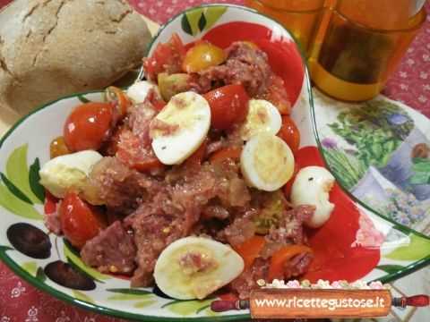 Insalata pomodori simmenthal uova di quaglia