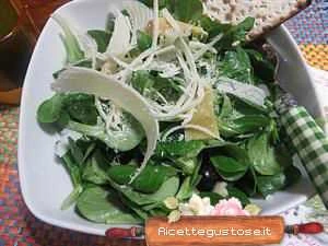 insalata songino alice e grana padano sfiziosa