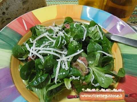 Insalata di songino con simmenthal e grana padano