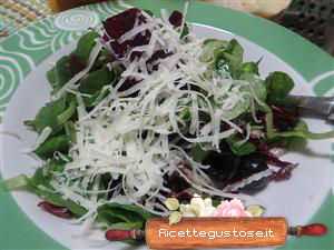 insalata valeriana radicchio e pecorino