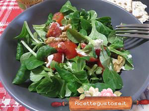 insalata valeriana noci robiola