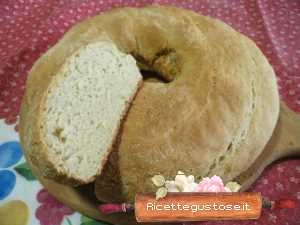 ciambella di pane casareccio ricetta