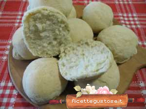 Pane all olio aromatizzato