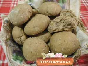 panini noci e pecorino ricetta