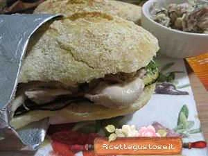 panino zucchine marinato e pollo sott'olio ricetta