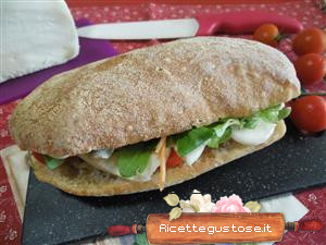 panino caciotta uova di quaglia