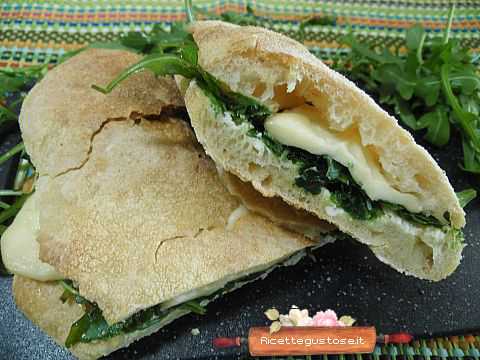 panino rucola robiola e provola 