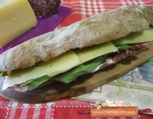 panino salae pecorino e spinadi d'acqua ricetta