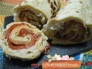 piadina arrotolata pesce spada salmone e peperoni ricetta