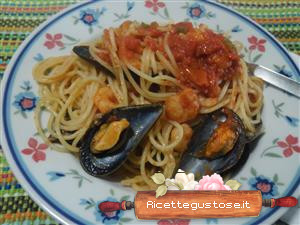 spaghetti cozze e gamberetti